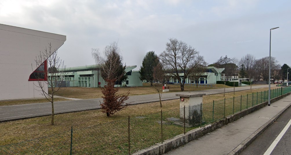 Immagine per Pieris guarda alla Zona 30 di fronte al plesso scolastico